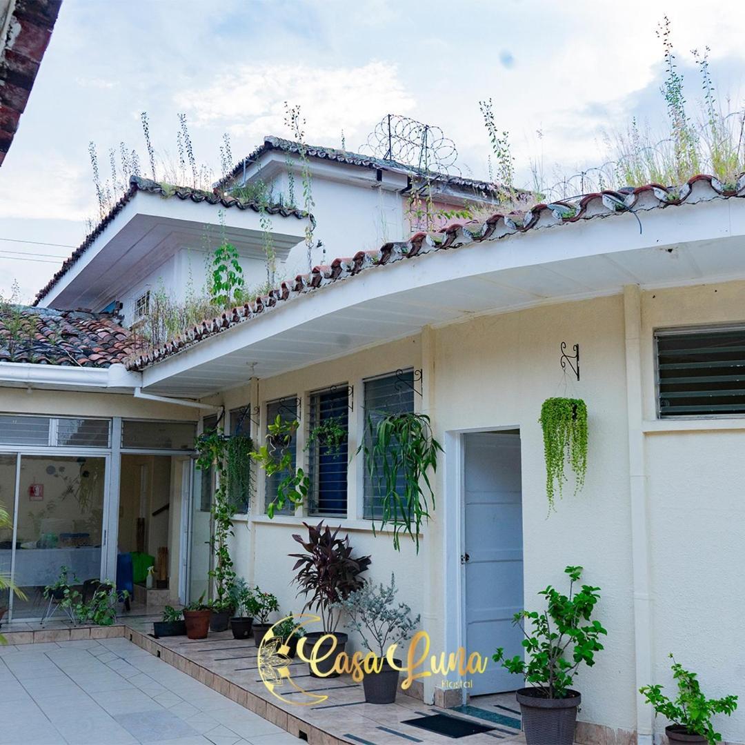 Hostal Casa Luna Santa Ana Exterior photo